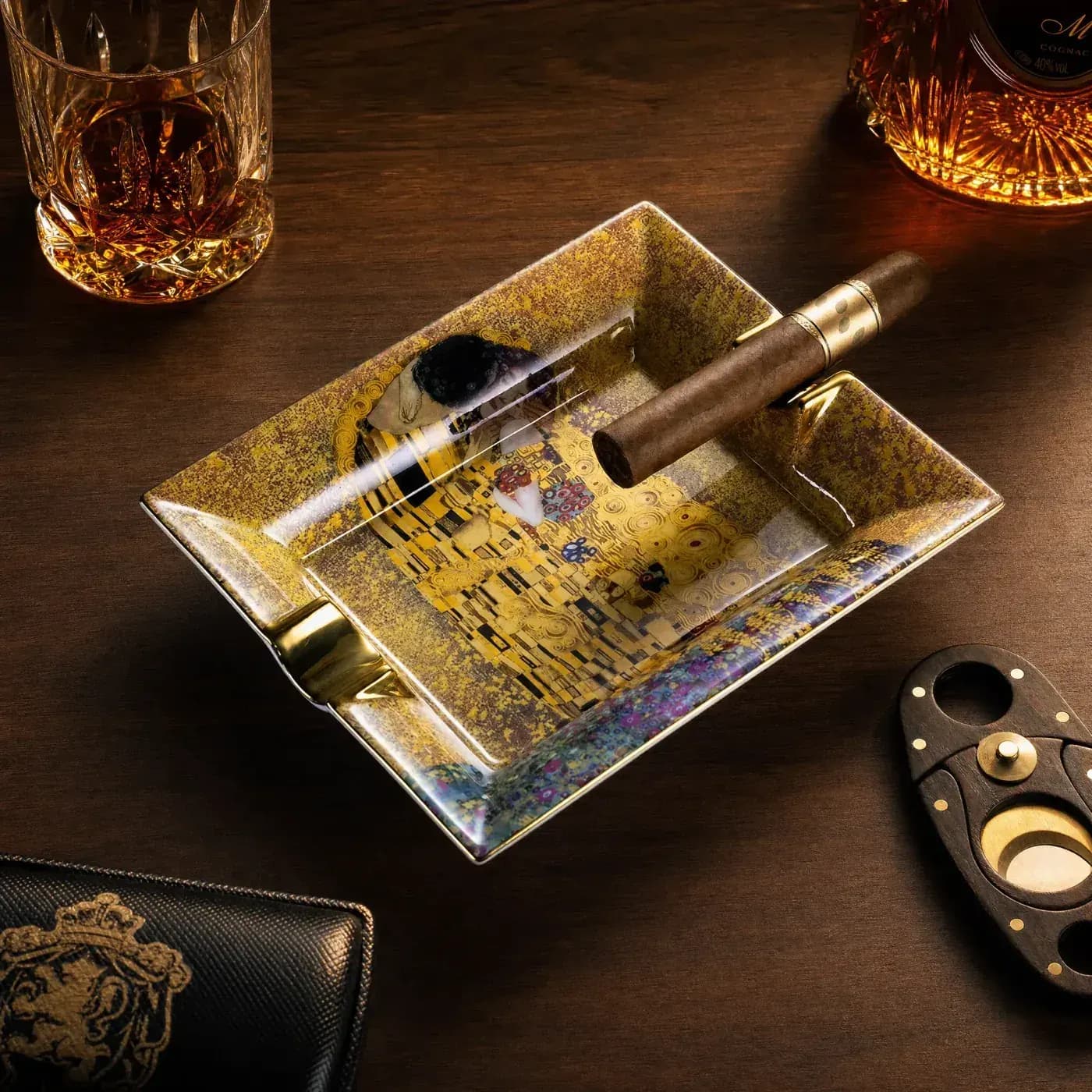 Cigar Ashtray — decorative gilt rectangular Rectangular ceramic cigar ashtray with decorative gilt artwork for gift programmes